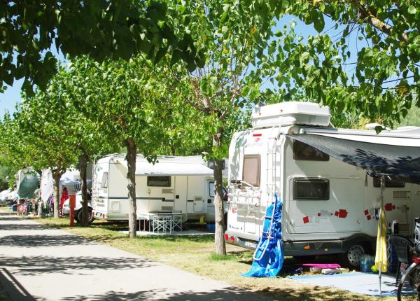 vacanzespinnaker it offerte-campeggio-sul-mare-delle-marche 011